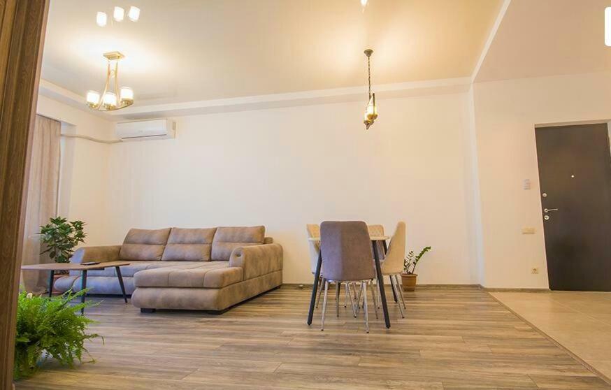 Tikas Home Апартаменты Tbilisi Exterior foto
